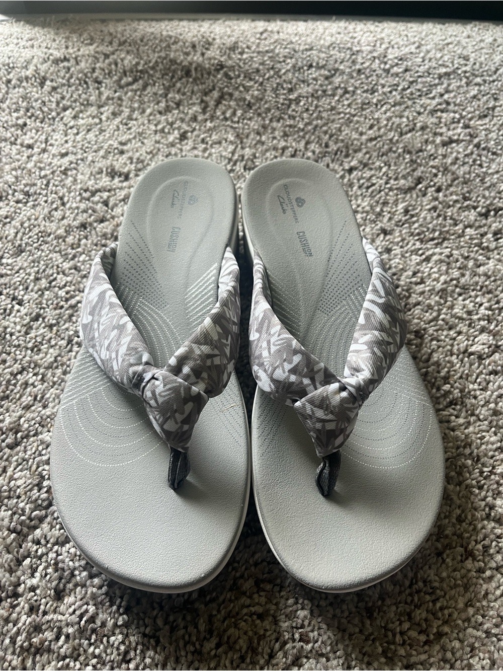 Clarks Cloudsteppers Women's Grey Floral Sandals - Size 8